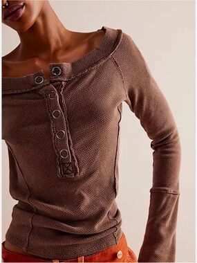 NEW We The Free Own Hand Henley Women's Cocoa Long Sleeve Button Top Small